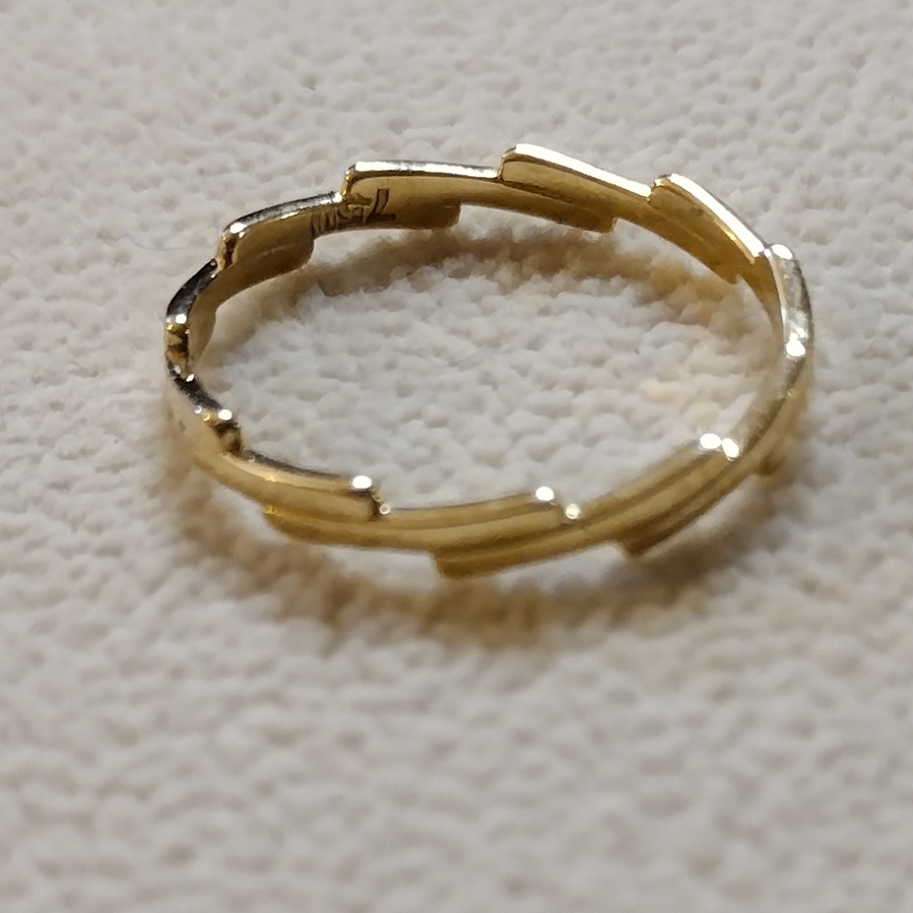 SOLD: 18k Stackable Ring - Picture 3 of 5
